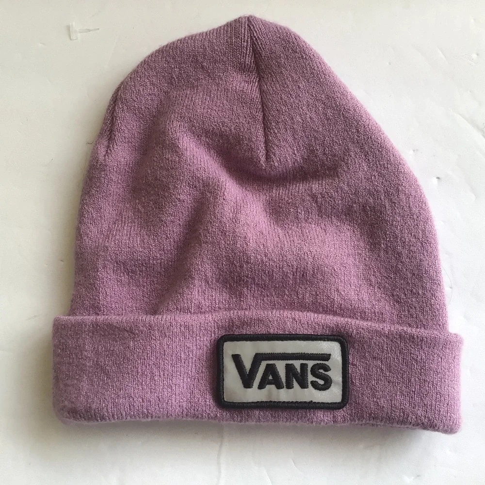 VANS LOGO PATCH KNOT BEANIE PURPLE OSFA